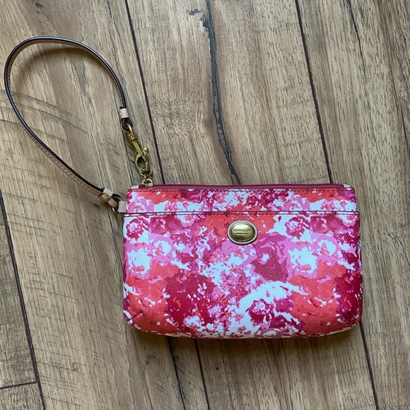Coach Handbags - Coach Wristlet